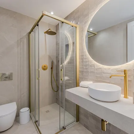 Isg Luxury By The Cathedral Апартаменты