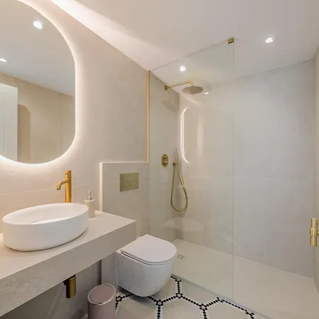 Апартаменты Isg Luxury By The Cathedral *